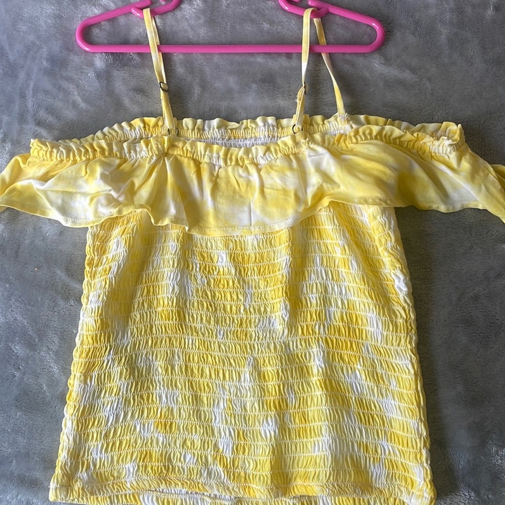 Yellow flowy sleeved tank shirt